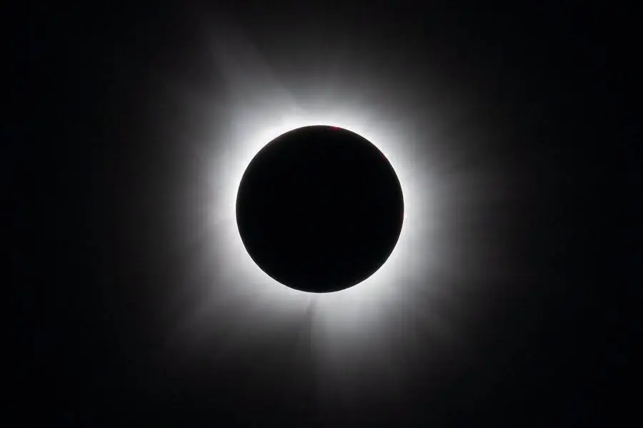 Eclipse solar total oscurece Europa y el Atlántico Norte