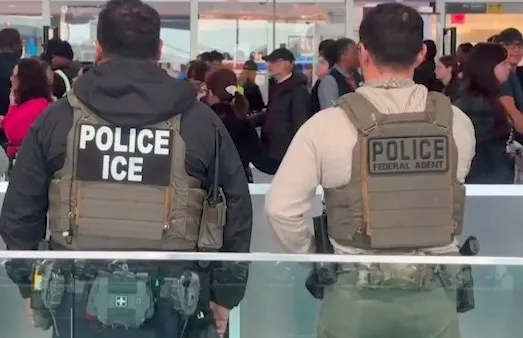 Caos en 14 aeropuertos de EE.UU.: ICE es desplegado ante crisis de personal por cierre de gobierno