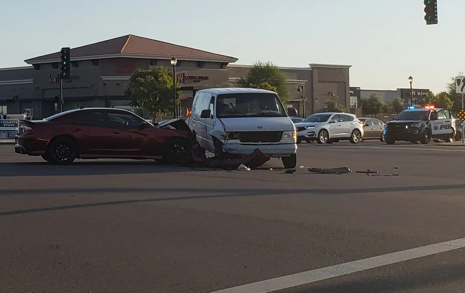 Los datos sobre accidentes de 2025 muestran una disminución de las víctimas mortales y de los accidentes en las carreteras de Arizona por tercer año consecutivo