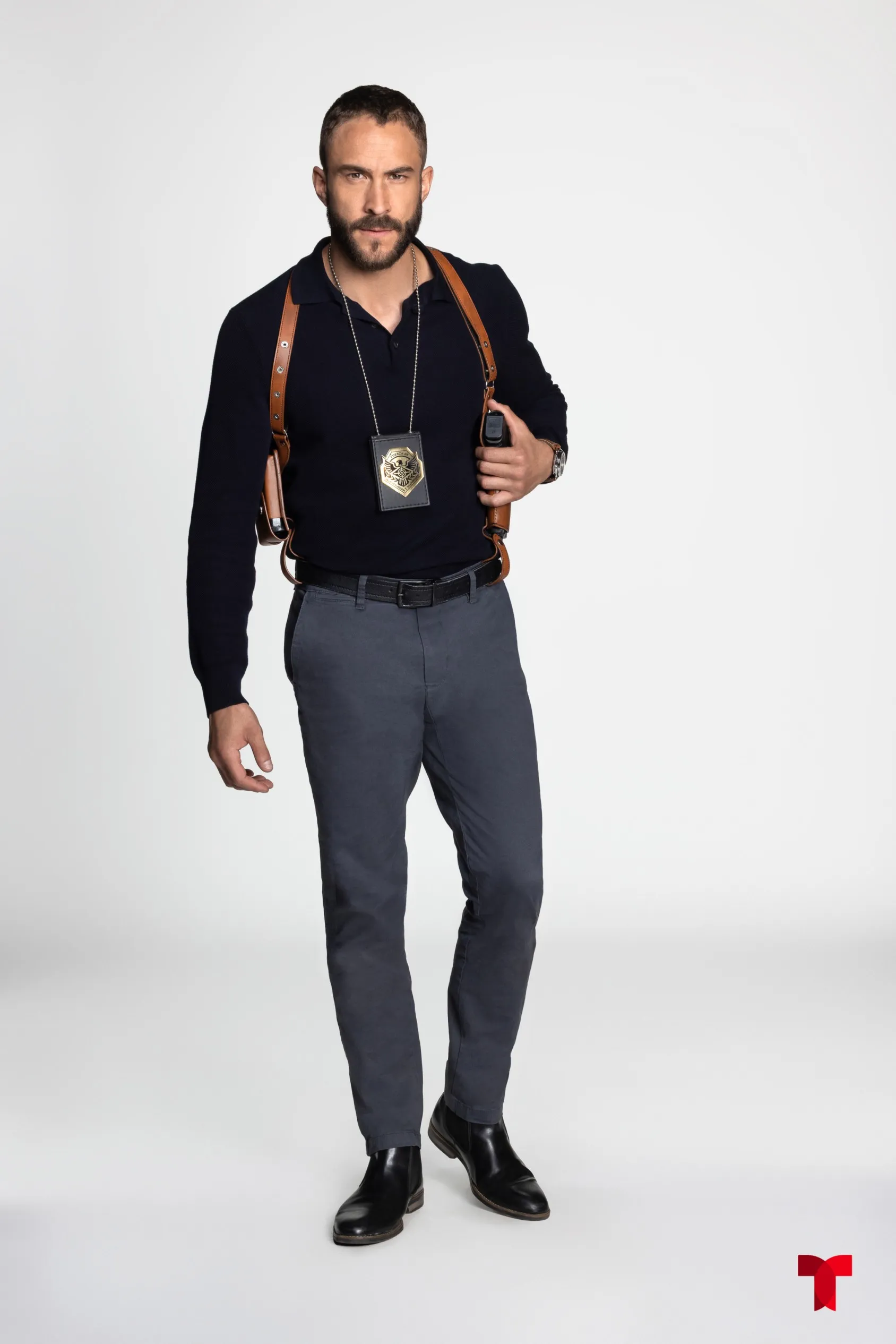 Roberto Romano como Dante Melquiades Obregón en "Lobo, morir matando"