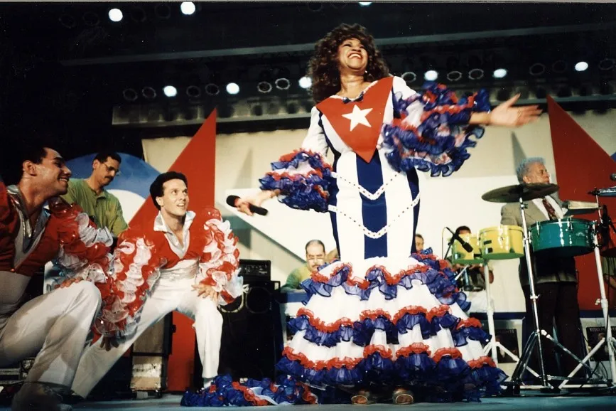 “Tres hinchapelotas”, tres nacionalidades, tres famosos, una aventura